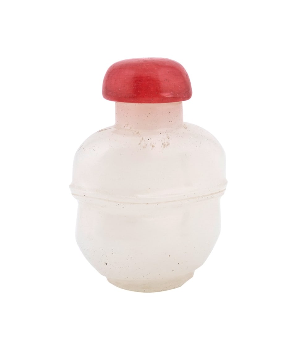 WHITE NEPHRITE JADE SNUFF BOTTLE (1 of 6)