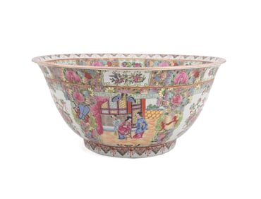 LARGE CHINESE ROSE MEDALLION CENTER BOWL