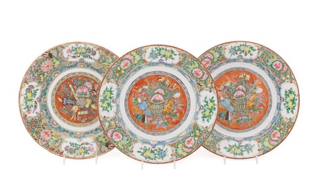 SET OF 3 CHINESE ROSE MEDALLION PLATES