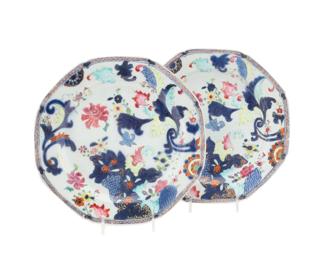 PAIR OF CHINESE EXPORT TOBACCO LEAF PLATES (1 of 5)