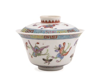 CHINESE FAMILLE ROSE BUTTERFLY COVERED TEA BOWL