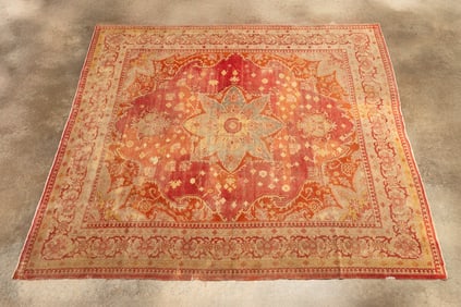 HAND-WOVEN TURKISK OUSHAK RUG