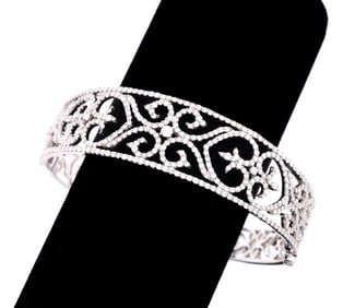 DIAMOND & 18K WHITE GOLD HINGE BRACELET