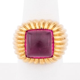9.20CT PINK TOURMALINE 18KYG RIBBED COCKTAIL RING