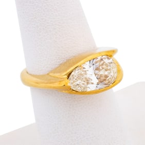 2.61CT PEAR DIAMOND EAST-WEST SET 18K YG RING