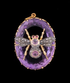 30CT AMETHYST, SAPPHIRE & DIAMOND BEE PENDANT