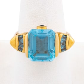 BLUE TOPAZ & 14K YELLOW GOLD RING