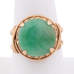 CABOCHON JADE & 18K YG RING