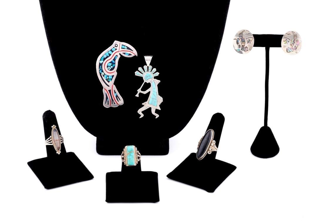 6PCS, NATIVE AMERICAN & MEXICAN STERLING JEWELRY: Group of six pieces of Native American sterling silver jewelry, comprising three turquoise, onyx and agate cabochon rings, pair of Mexican bird motif abalone inlaid earrings, one turquoise inlaid Koko