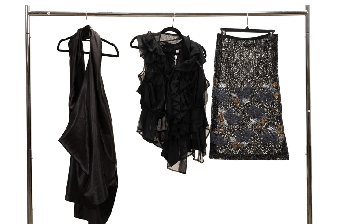 COMME DES GARCONS THREE PIECES OF WOMEN'S CLOTHING (1 of 3)