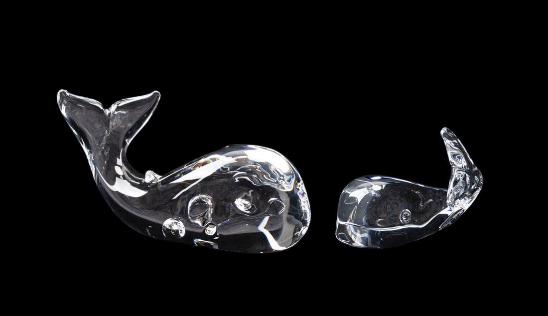 STEUBEN, GROUP OF TWO WHALE FIGURES (1 of 8)