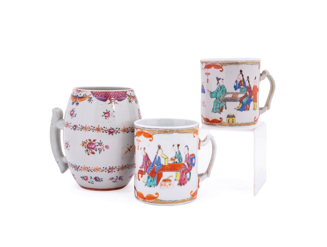 THREE CHINESE EXPORT PORCELAIN MUGS