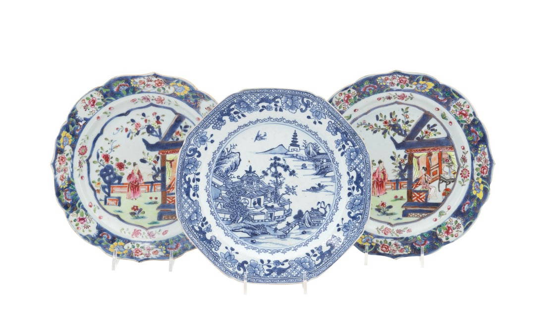 THREE CHINESE EXPORT PORCELAIN PLATES