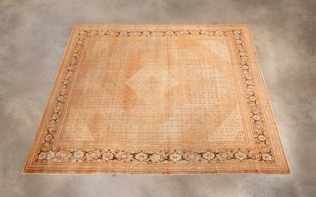 LARGE HAND-WOVEN PERSIAN TABRIZ RUG