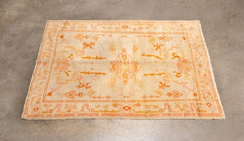 HAND-WOVEN TURKISH OUSHAK RUG