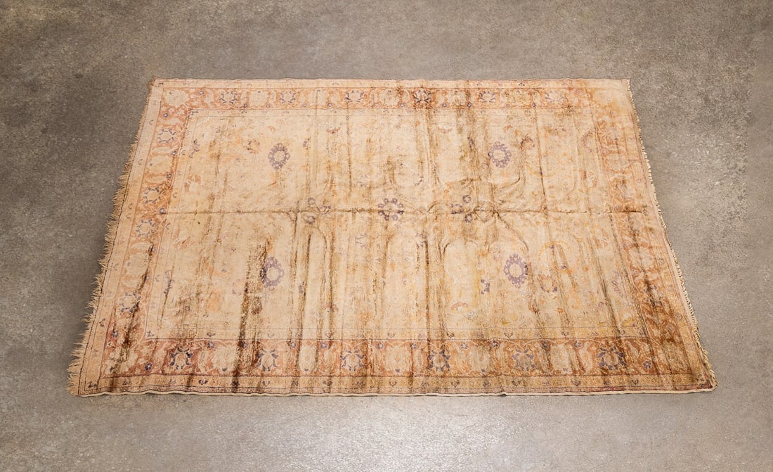 HAND-WOVEN TURKISH HEREKE SILK RUG WITH ANIMALS (1 of 5)