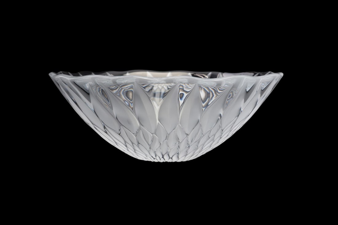 LALIQUE COLORLESS CRYSTAL LEAF PATTERN BOWL (1 of 7)