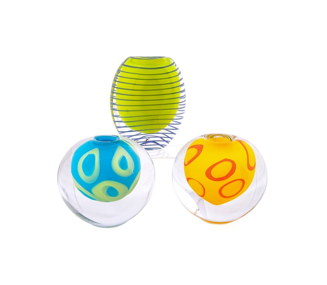 HOGLUND ART GLASS, FOUR MODERN COLORFUL VASES (1 of 20)