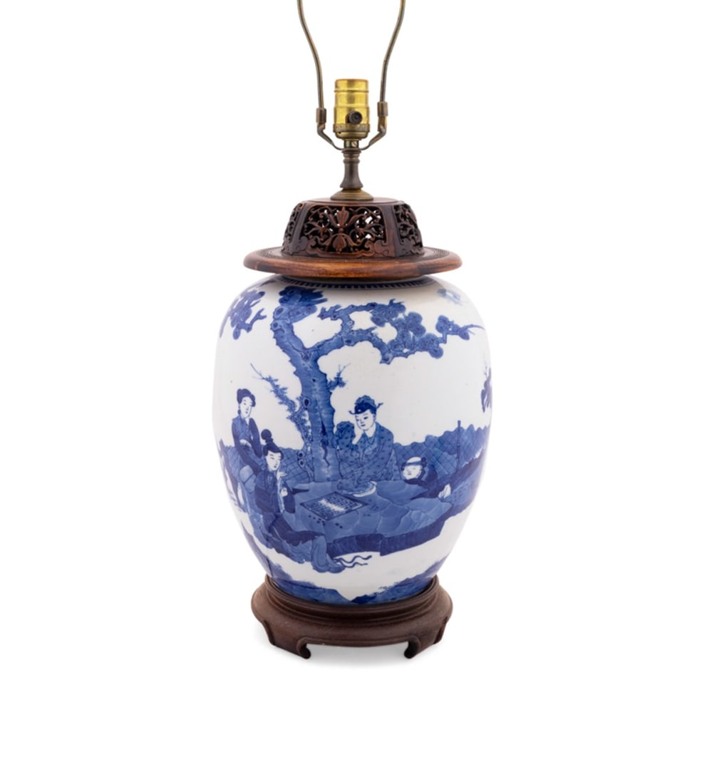 CHINESE KANGXI STYLE BLUE AND WHITE TABLE LAMP (1 of 5)