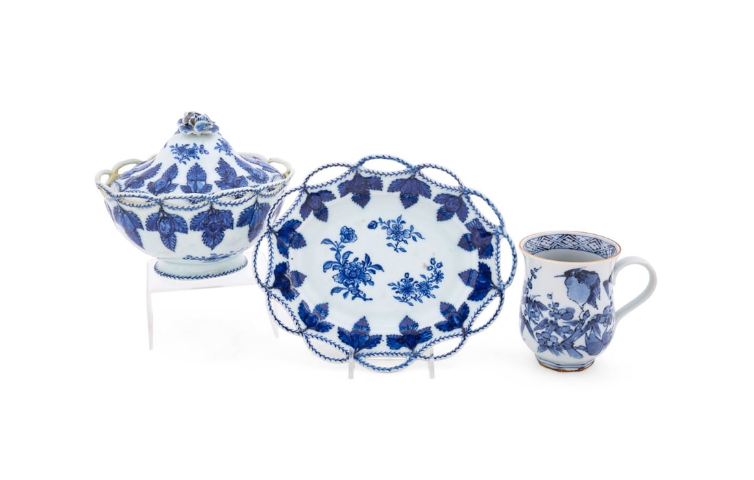 THREE BLUE & WHITE PORCELAIN TABLE ARTICLES (1 of 11)