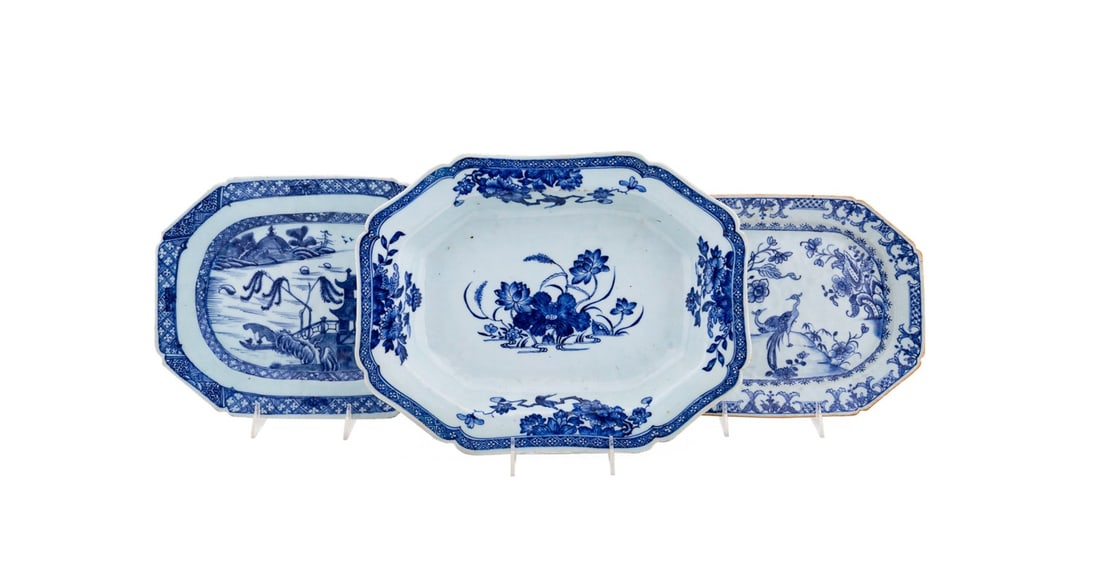 THREE CHINESE EXPORT BLUE AND WHITE PLATTERS (1 of 6)