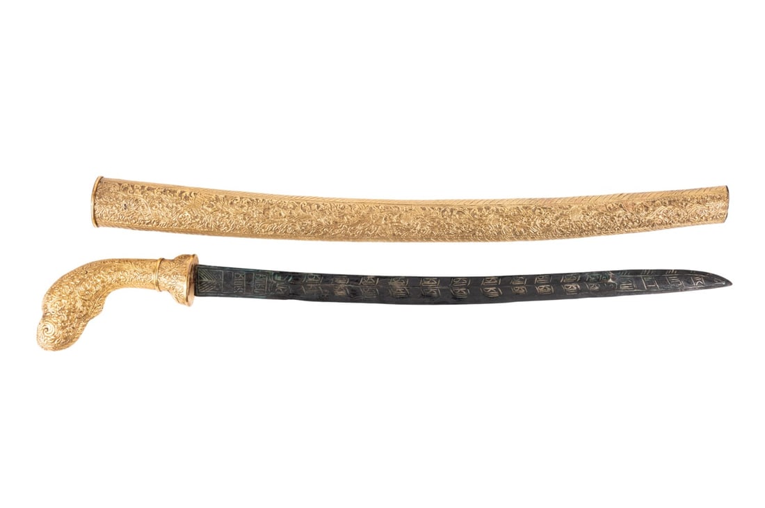 UNIQUE INDONESIAN GOLOK, GOLD HILT AND SCABBARD (1 of 9)