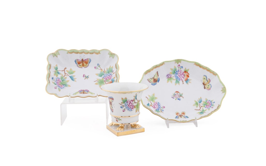 HEREND, THREE-PIECES OF 'QUEEN VICTORIA' TABLEWARE (1 of 10)