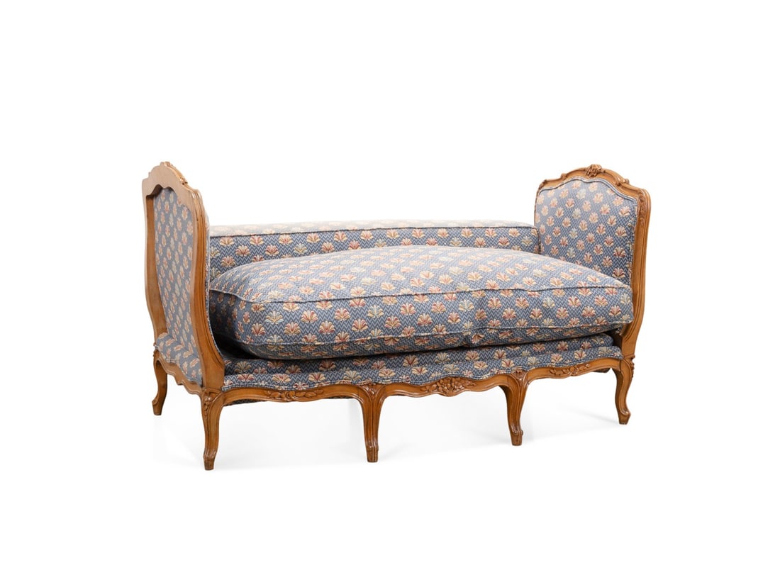 FRENCH PROVINCIAL LOUIS XV STYLE OAK DAY BED (1 of 8)