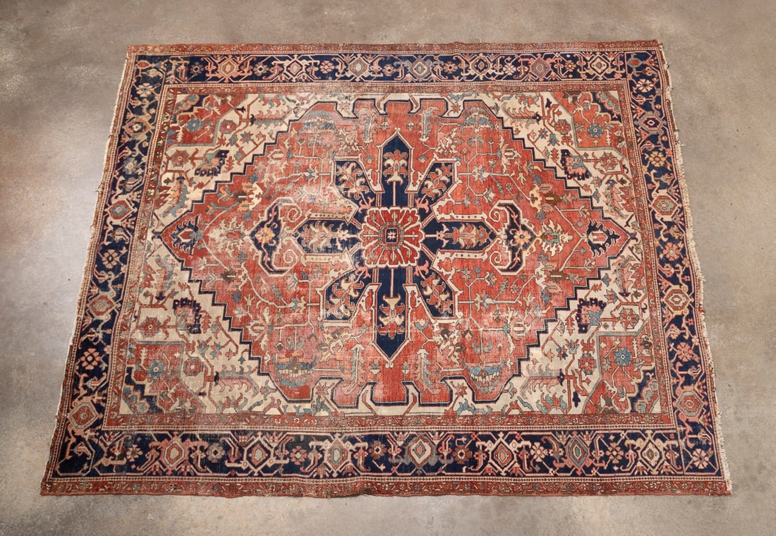 PERSIAN EARLY 20TH C. HANDWOVEN SERAPI RUG (1 of 6)