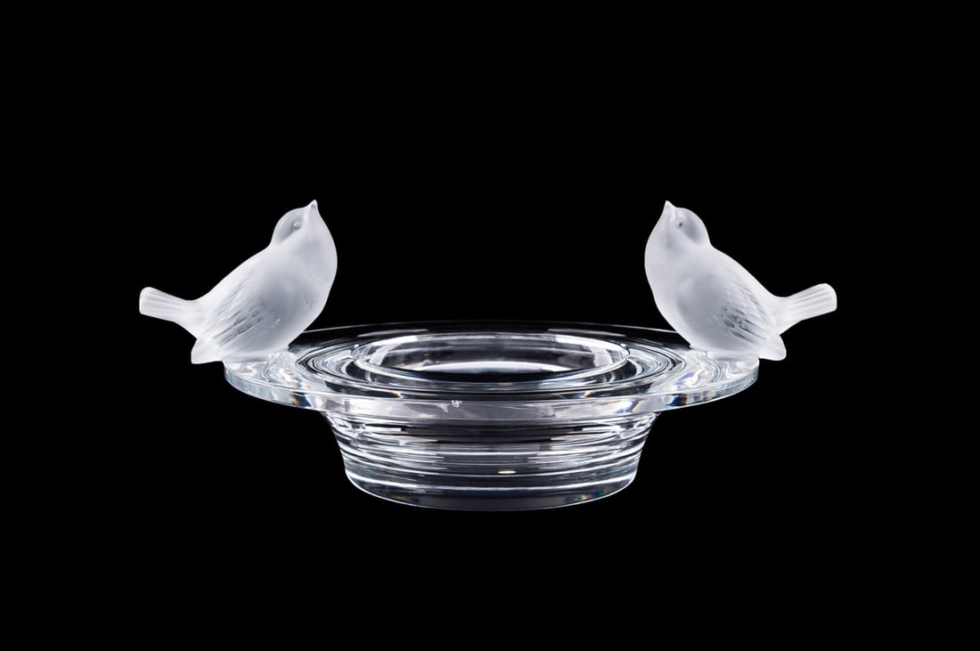 LALIQUE COLORLESS 'DEUX MOINEAUX' CRYSTAL BOWL (1 of 8)