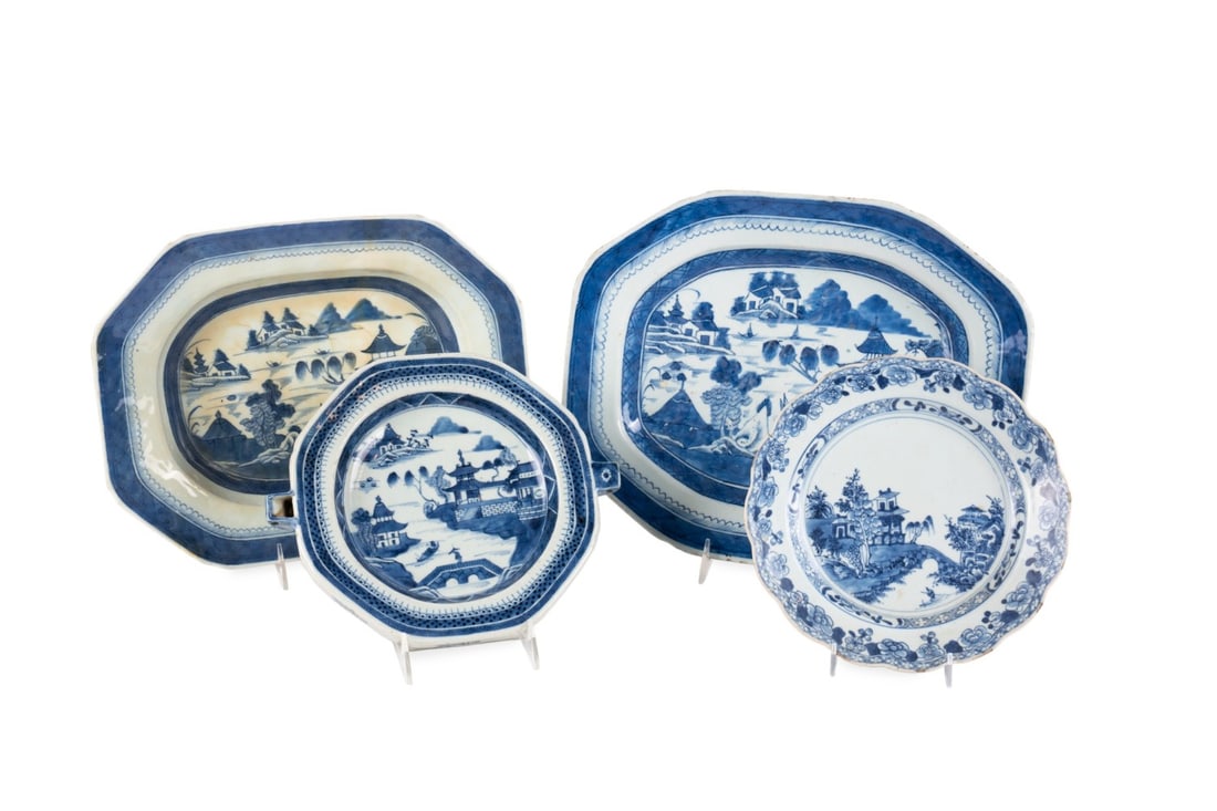 FOUR CHINESE BLUE AND WHITE TABLE ARTICLES (1 of 11)