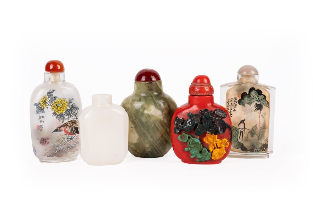 COLLECTION OF FIVE CHINESE SNUFF BOTTLES (1 of 8)