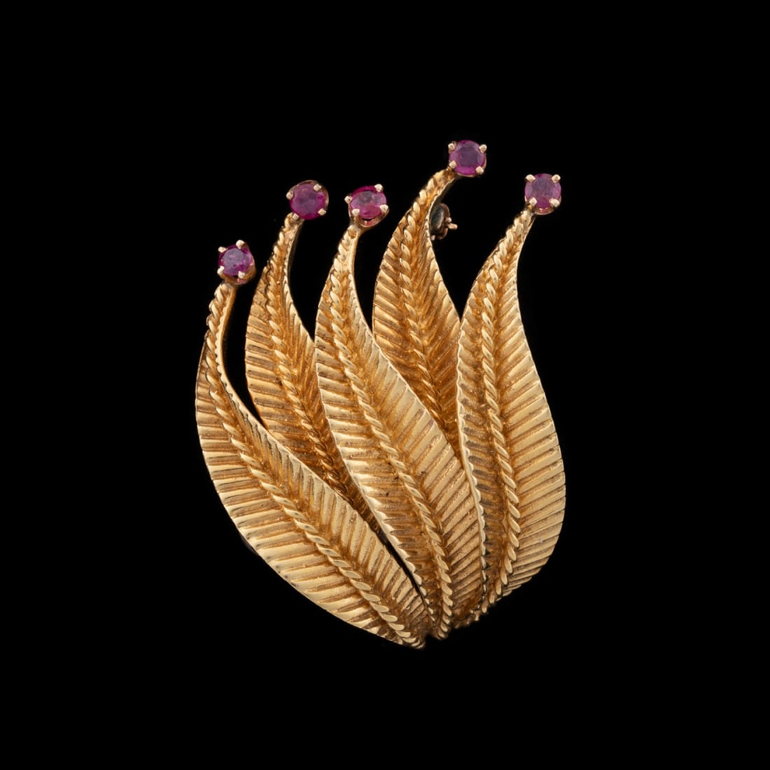 CELLINO RUBY 18K YELLOW GOLD SPRAY BROOCH: Cellino (Italian, founded 1970's). Gold and ruby spray brooch with (5) spray leaves accented at tips by (5) round cut rubies (3.0mm). Set in 18k yellow gold. Marked "18K" and "Cellino". Approximate di