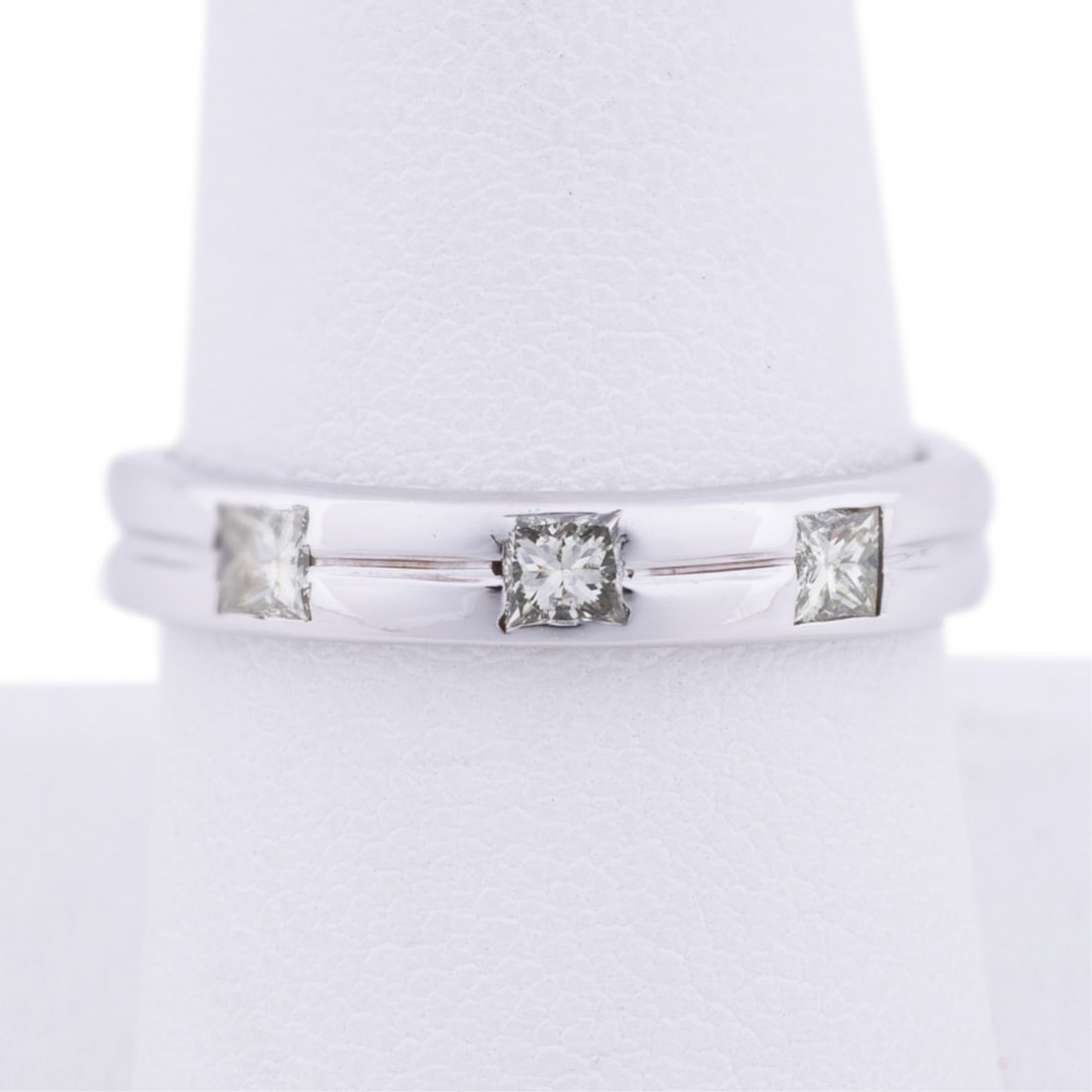 DIAMOND & 18K WHITE GOLD WEDDING BAND (1 of 6)