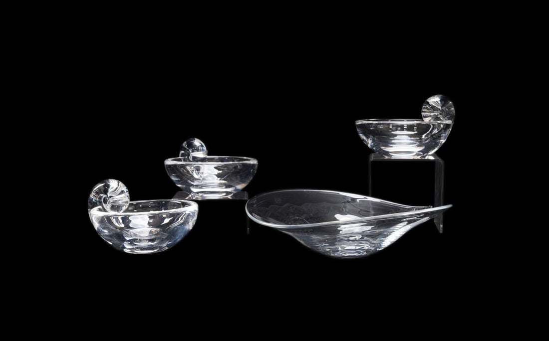 STEUBEN, CRYSTAL BOWLS, LEAF SHAPE / SNAIL SCROLL (1 of 9)