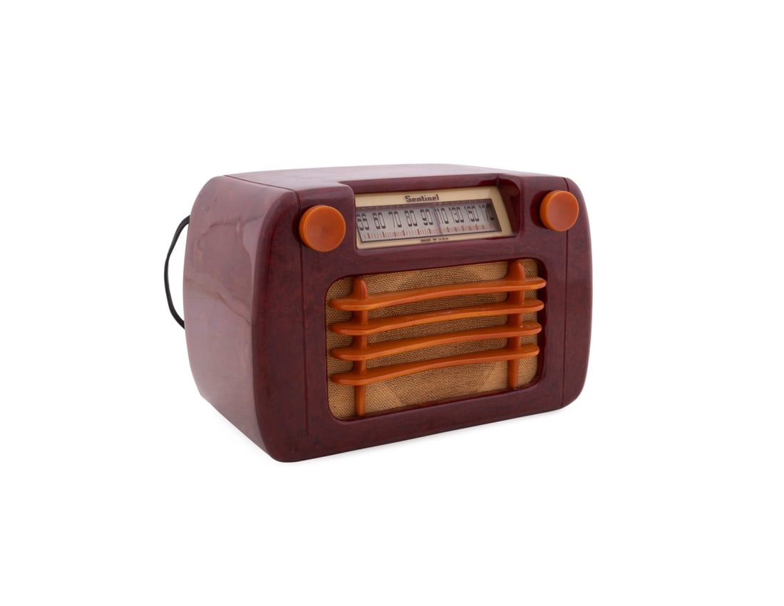 SENTINEL MODEL 284NI 'WAVY GRILLE' CATALIN RADIO (1 of 8)