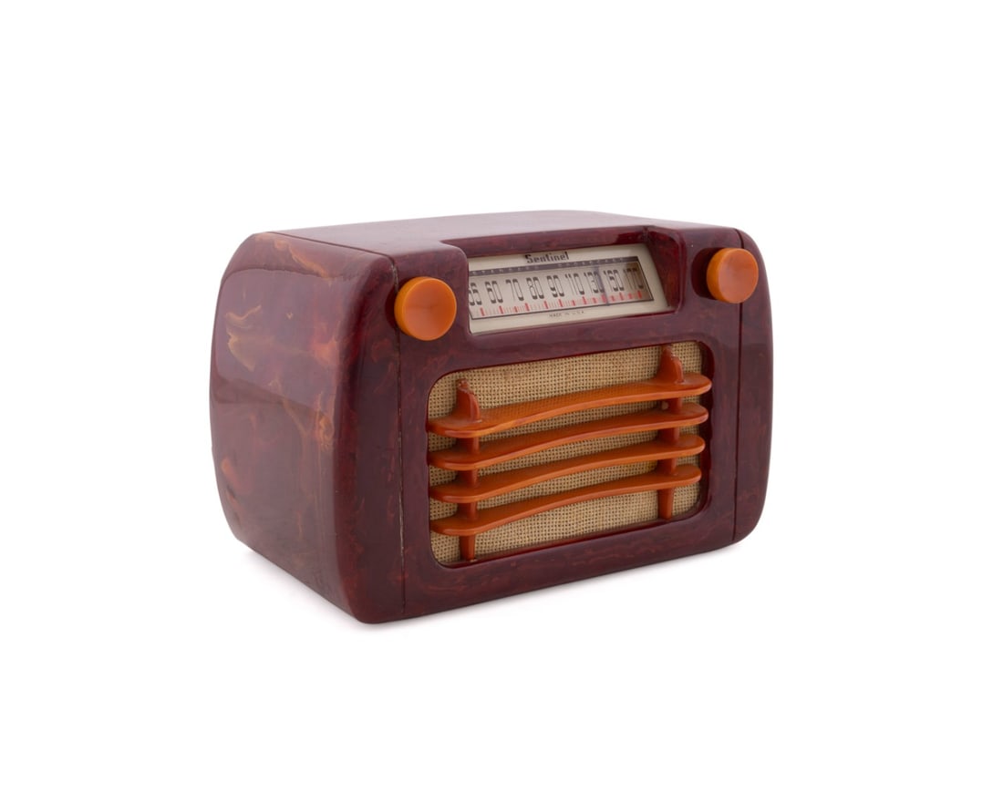 SENTINEL MODEL 284-NR CATALIN 'WAVY GRILLE' RADIO (1 of 10)