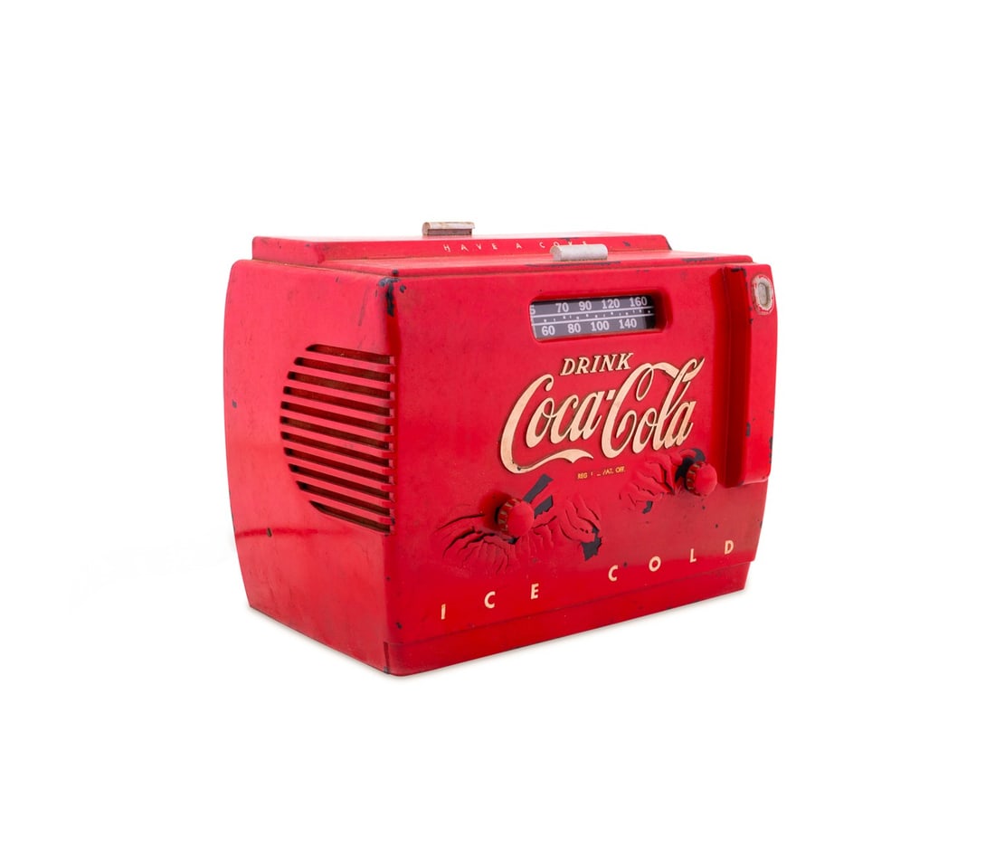 'COCA-COLA COOLER' BAKELITE TUBE RADIO, C. 1949 (1 of 9)