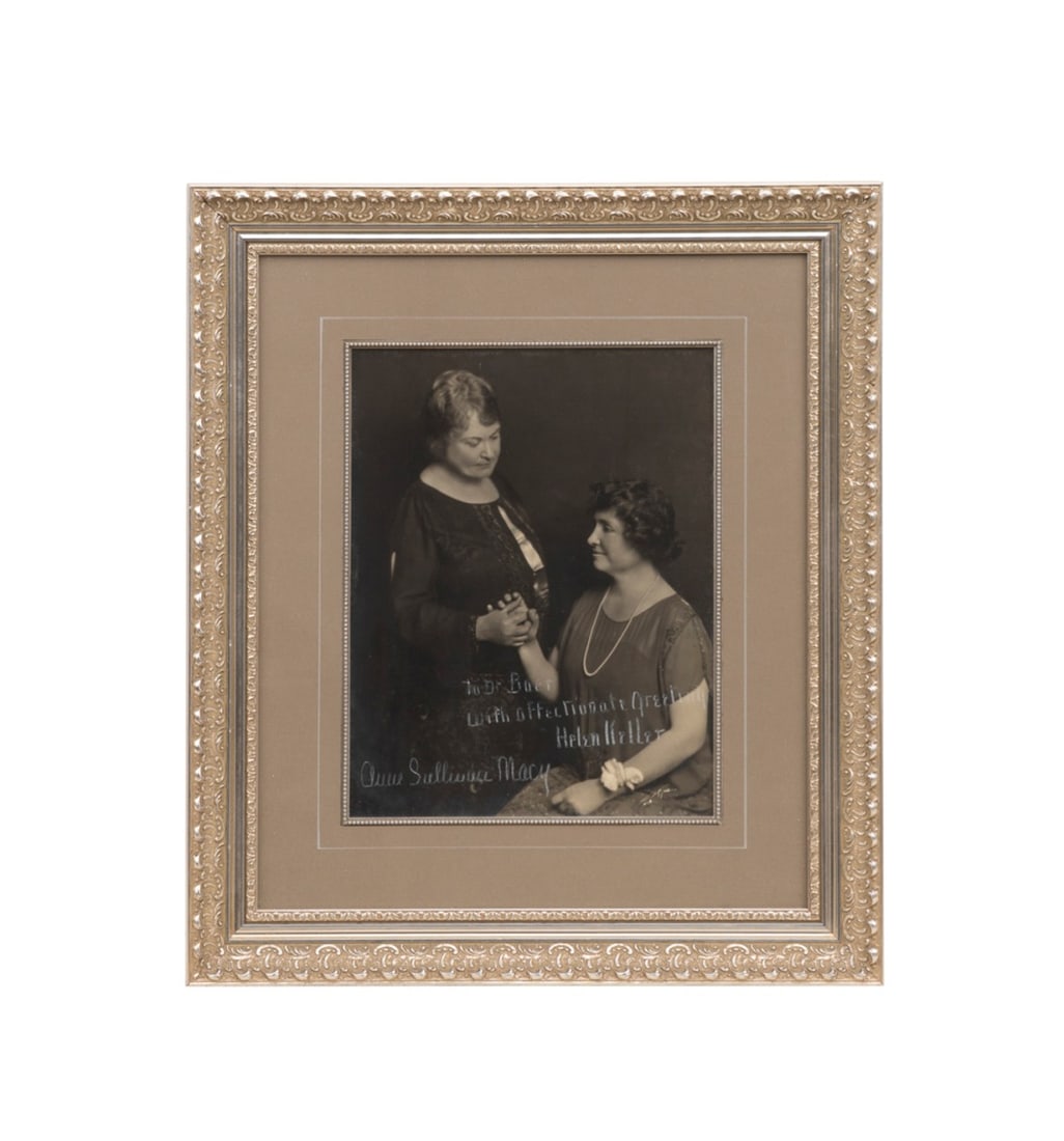 HELEN KELLER SIGNED BLACK AND WHITE PHOTOGRAPH (1 of 6)