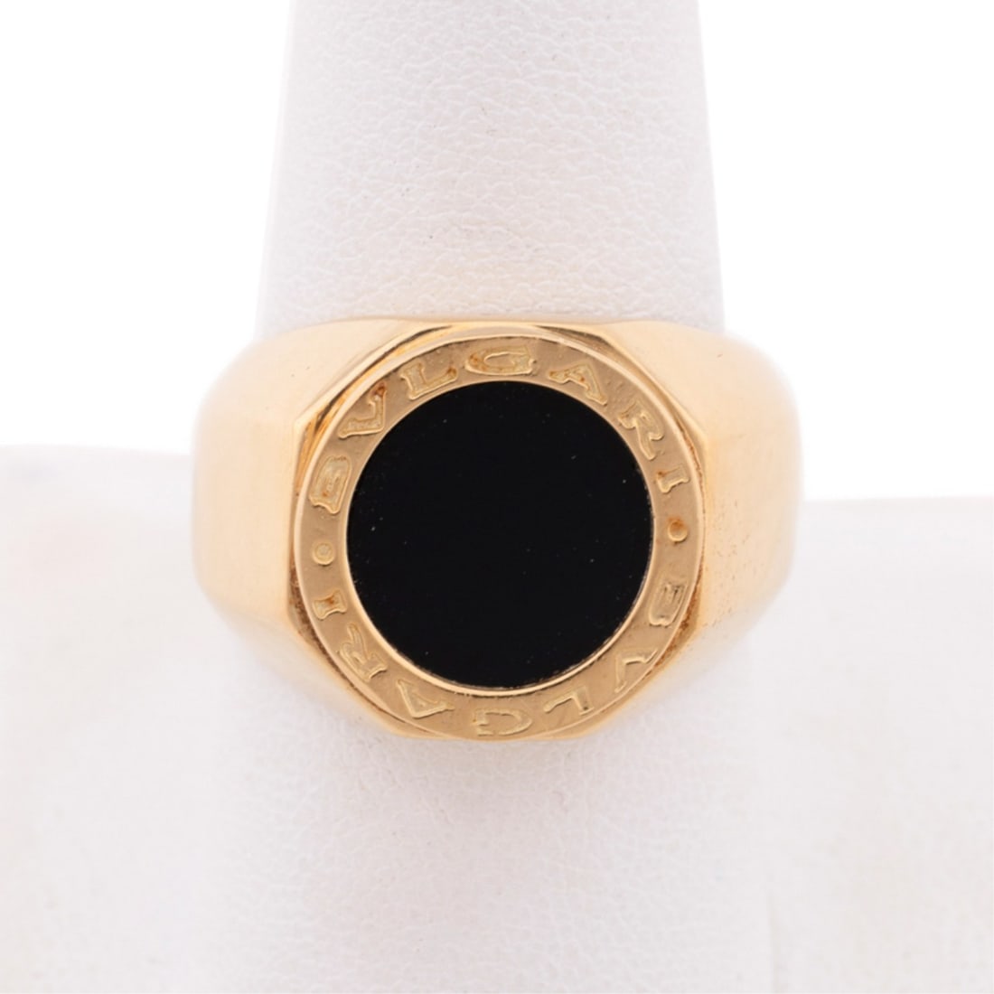 18K YELLOW GOLD AND ONYX RING (1 of 7)