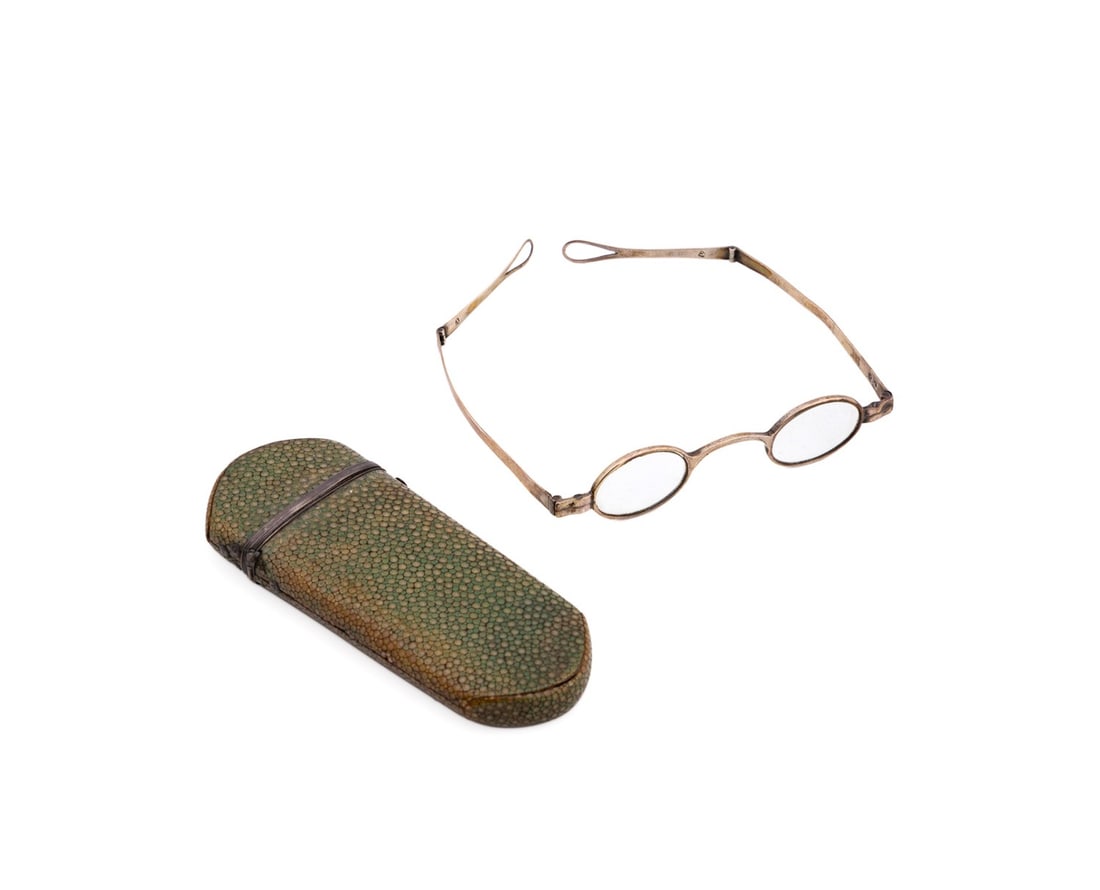 GEORGE III SILVER WIG SPECTACLES IN SHAGREEN CASE (1 of 10)