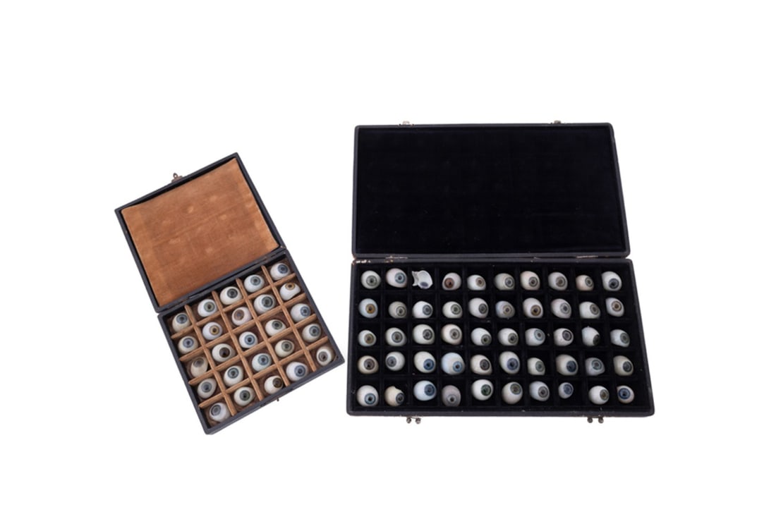 COLLECTION OF OPTOMETRIST'S PROSTHETIC GLASS EYES (1 of 14)