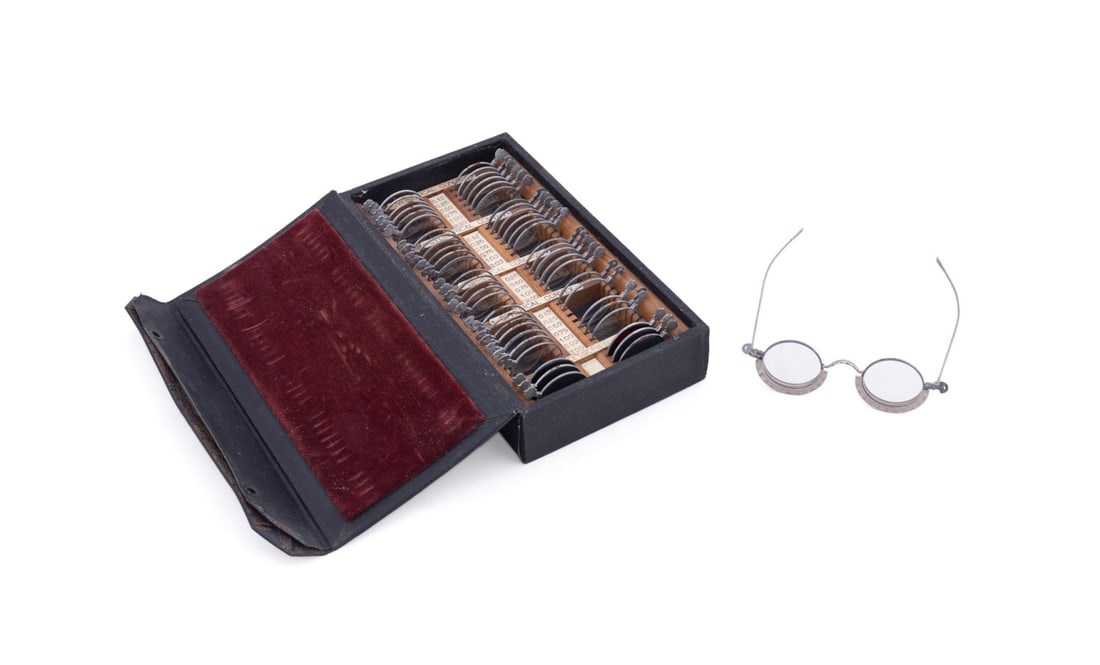 US NAVY MEDICAL DEPT. CASED OPTOMETRISTS LENS KIT (1 of 14)