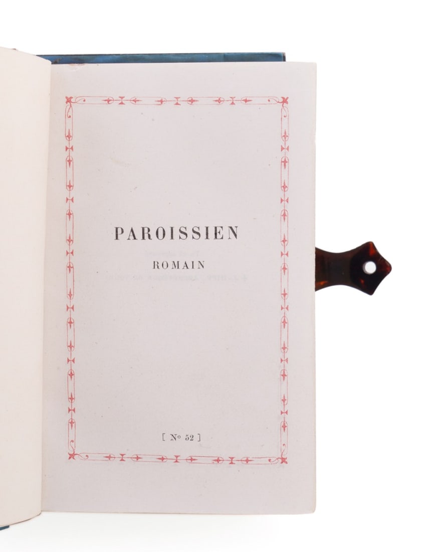 FIVE ASSORTED SHELL & FAUX SHELL PAINTED OBJECTS - 16