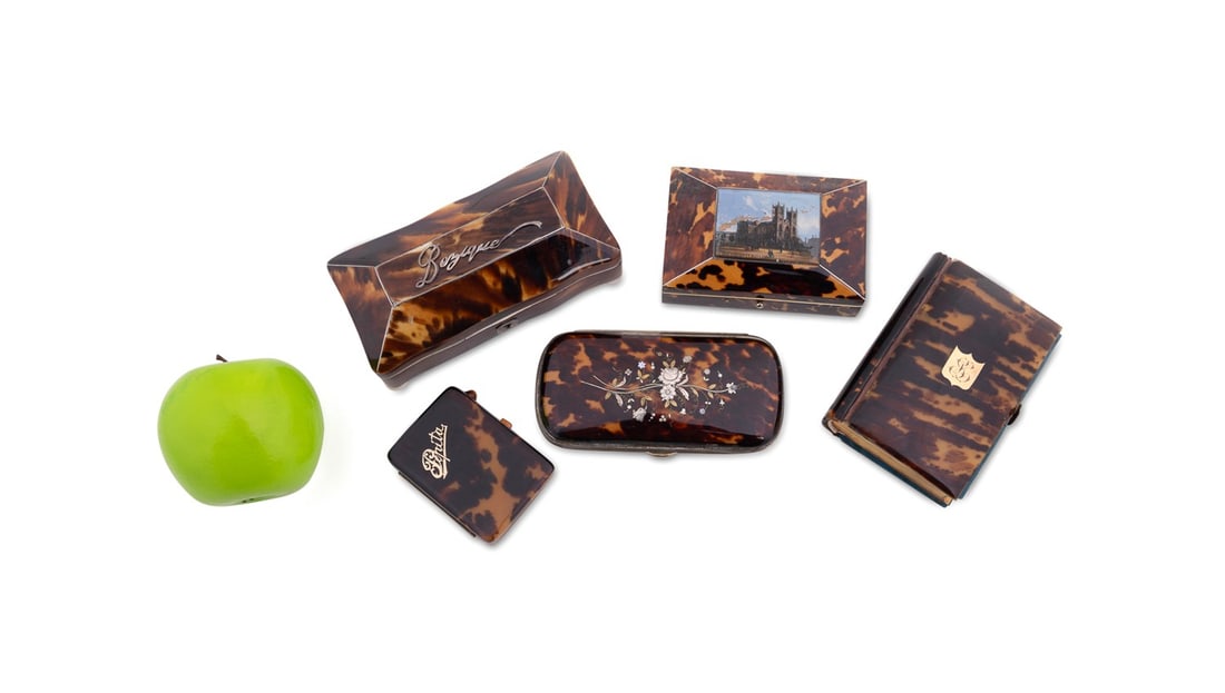 FIVE ASSORTED SHELL & FAUX SHELL PAINTED OBJECTS - 2