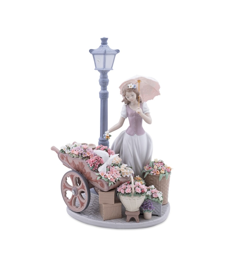 LLADRO, 'FLOWERS FOR EVERYONE', INTRODUCED 2002 (1 of 10)