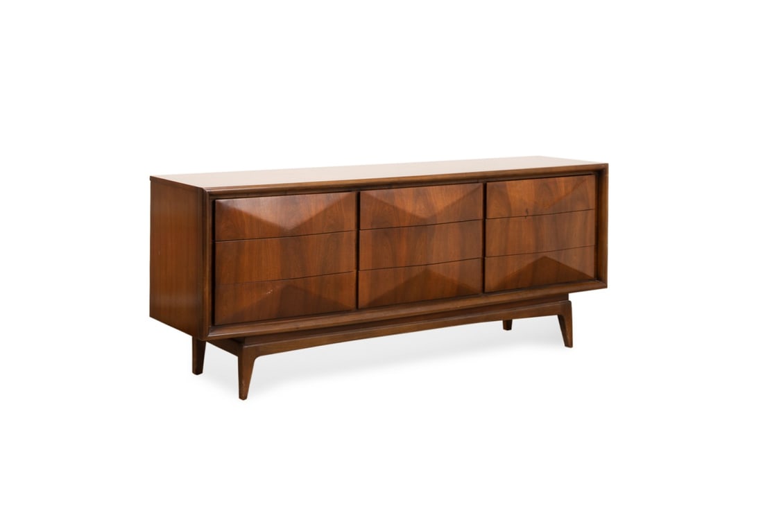 1960S UNITED DIAMOND FRONT WALNUT 9-DRAWER DRESSER (1 of 7)