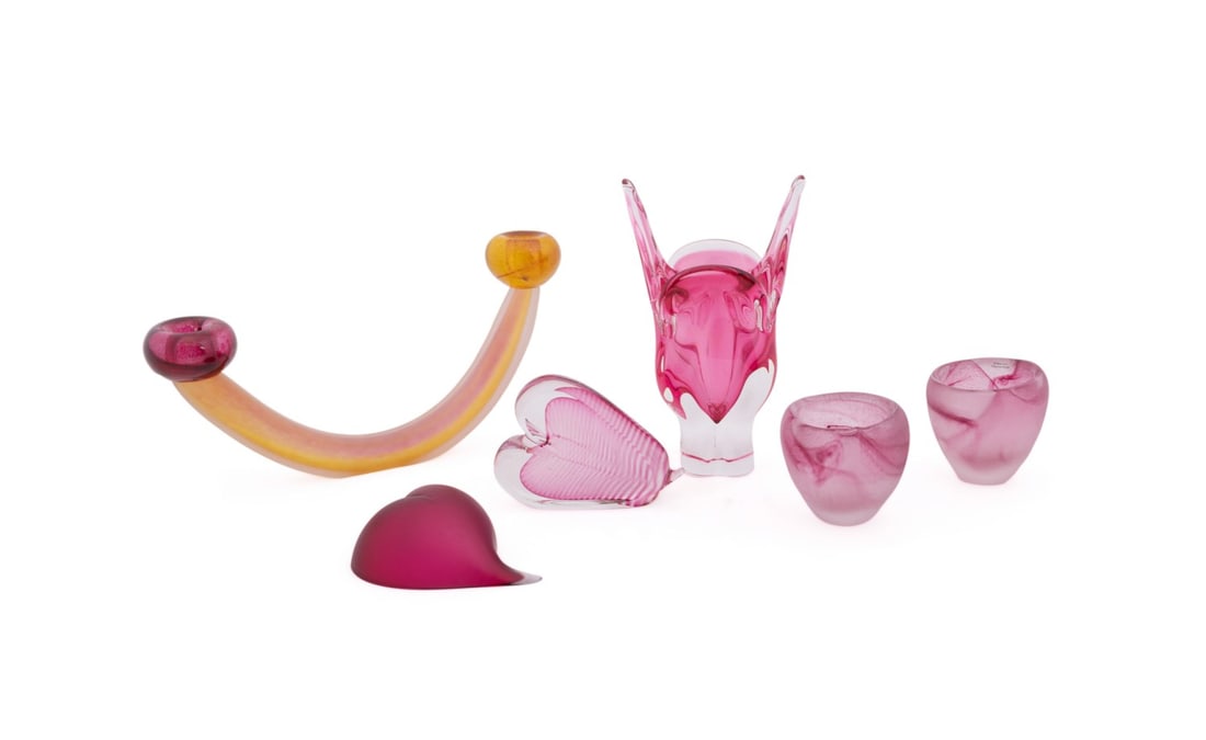 GROUP OF SIX PINK ART GLASS OBJECTS (1 of 13)
