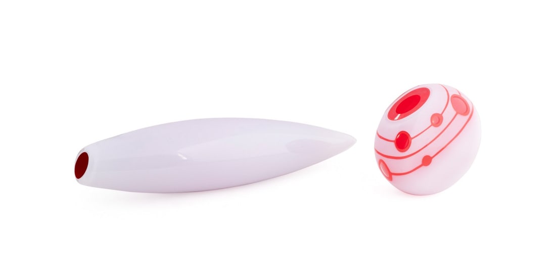 TWO MODERN ART GLASS VESSELS IN WHITE AND RED (1 of 9)