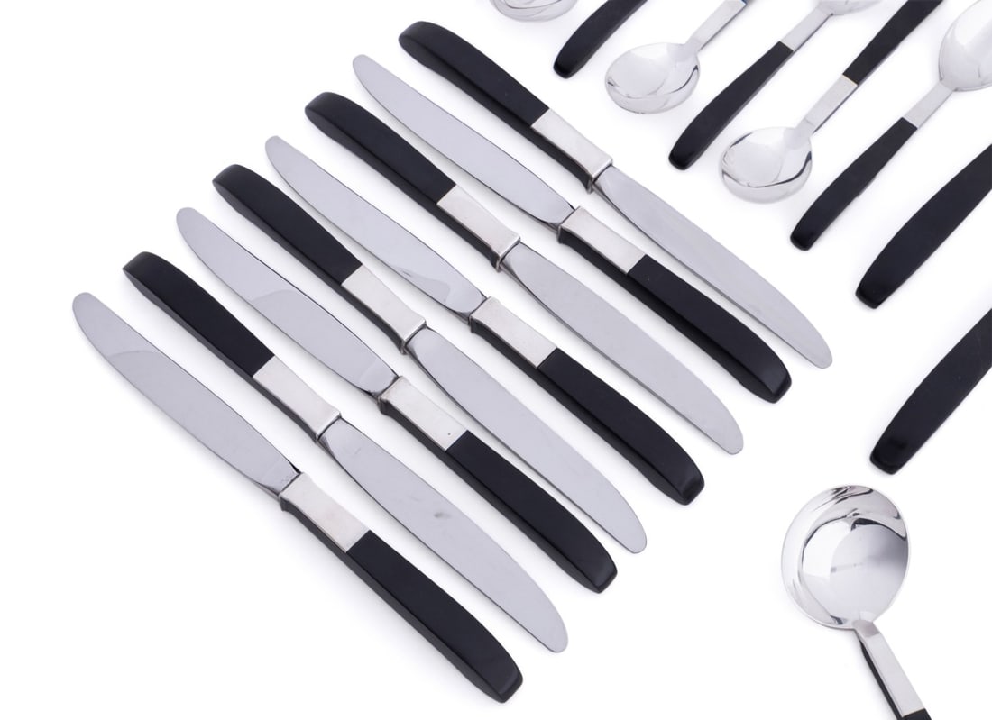 LUNT, 'CONTRAST' SILVER FLATWARE FOR 8 - 2